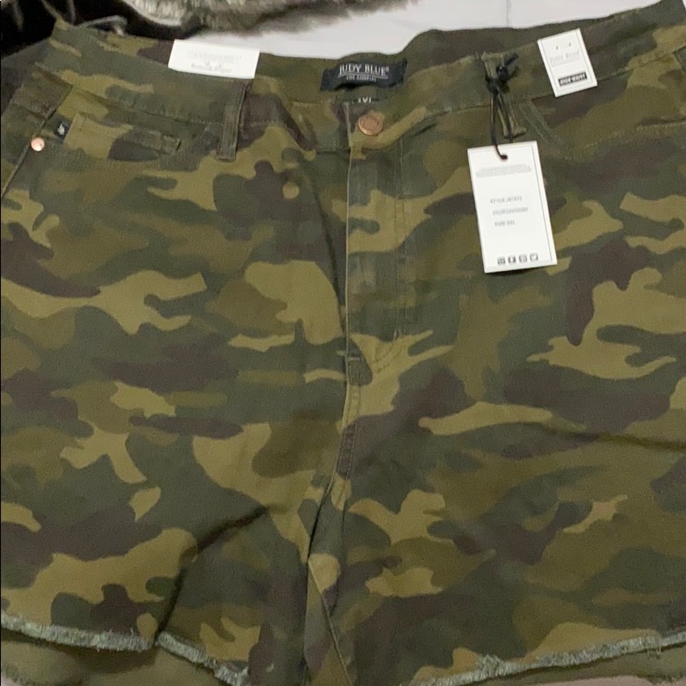 BNWT Judy Blue 3x camo high waist shorts